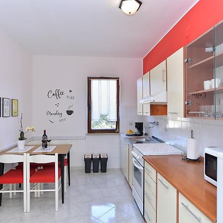 Apartment 1021 Fazana Luaran gambar