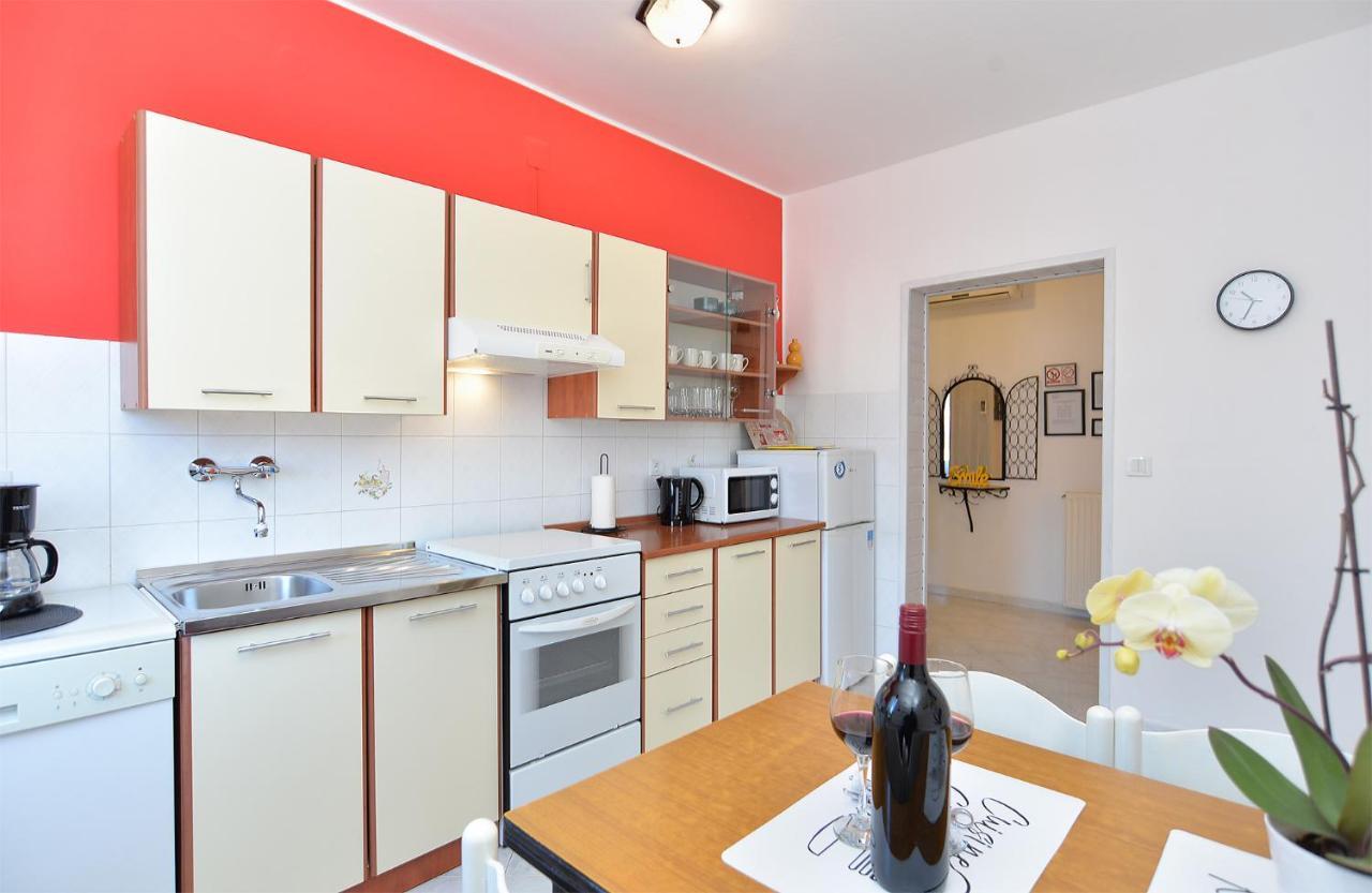 Apartment 1021 Fazana Luaran gambar