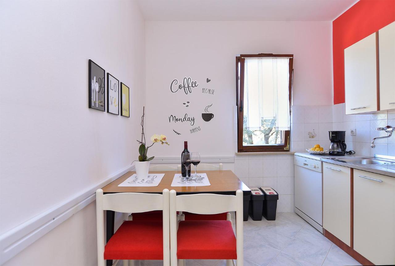 Apartment 1021 Fazana Luaran gambar