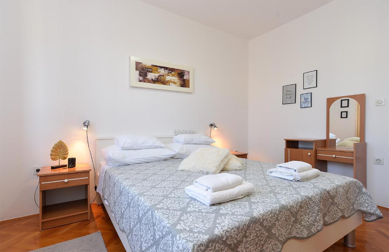 Apartment 1021 Fazana Luaran gambar