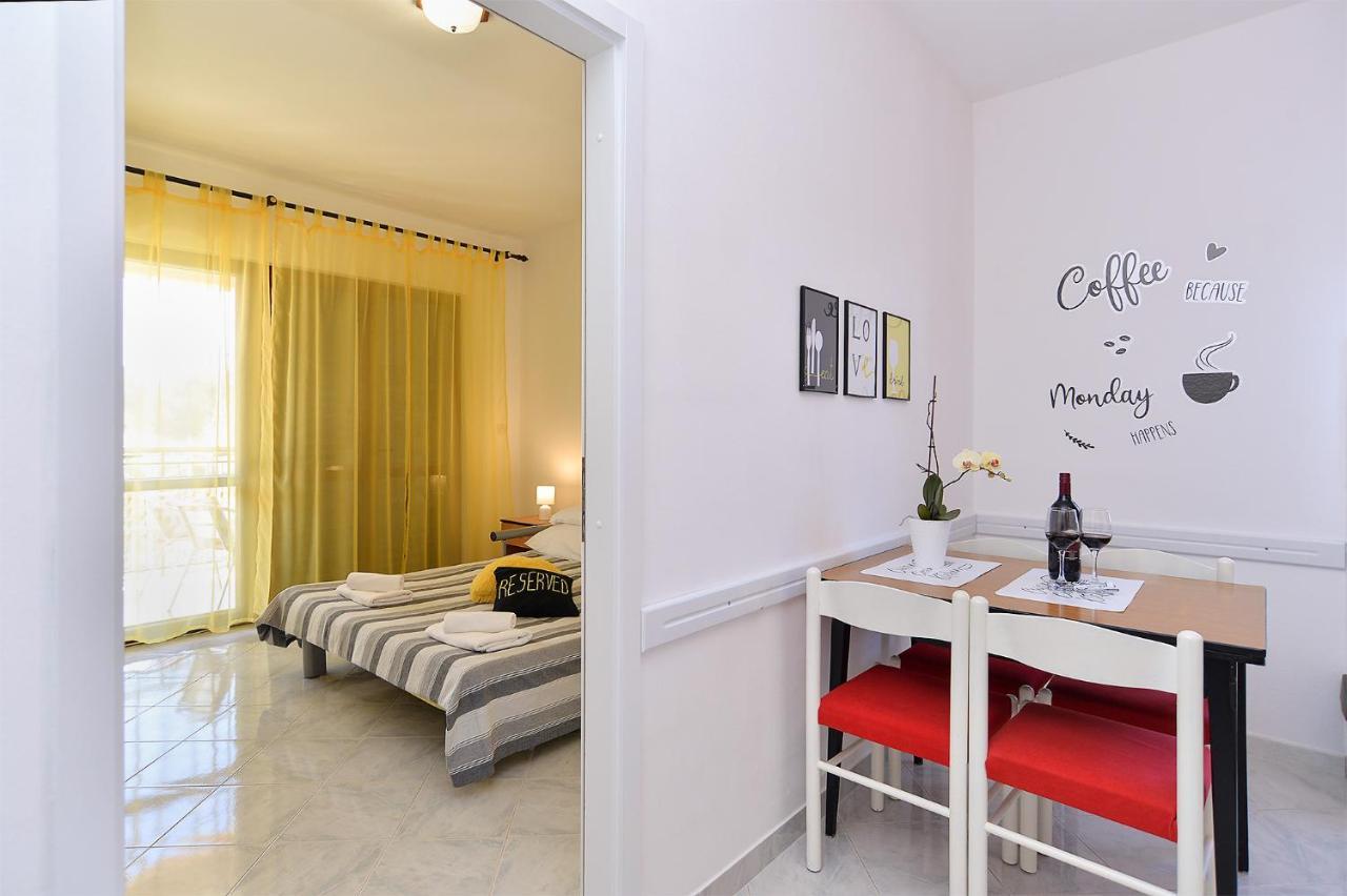 Apartment 1021 Fazana Luaran gambar